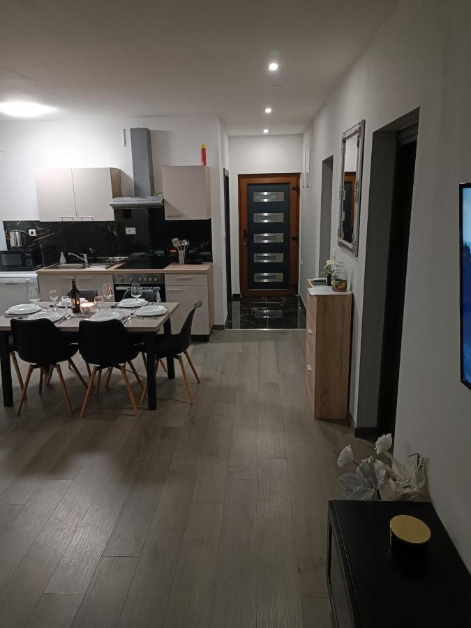 Nicol Apartment Сплит Екстериор снимка